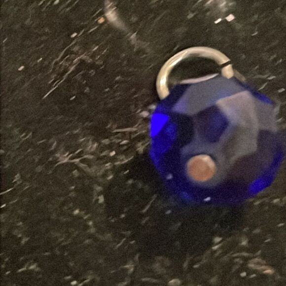 0.5” silver tone jump hoop w/blue sapphire colored bead charm/pendant - Picture 2 of 9